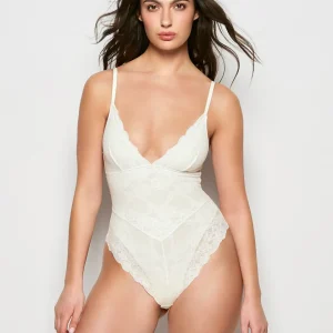 Allover Lace Shaping Bodysuit in Ivory