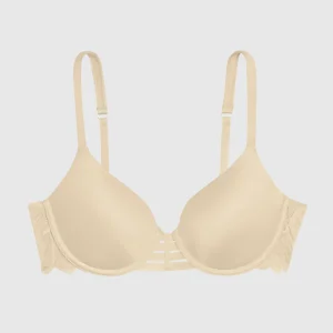 Smooth Lightly Lined Full Coverage Bra with Lace Wing