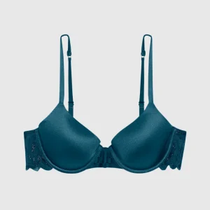 Smooth Lightly Lined Full Coverage Bra with Lace Wing